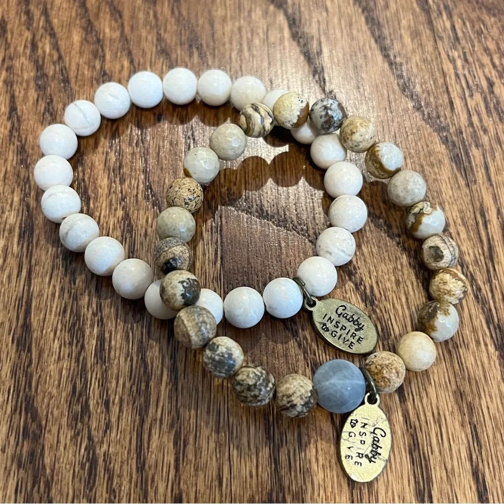 Lucy’s Inspired Beaded Stretch Bracelet Set - Picture 2 of 7